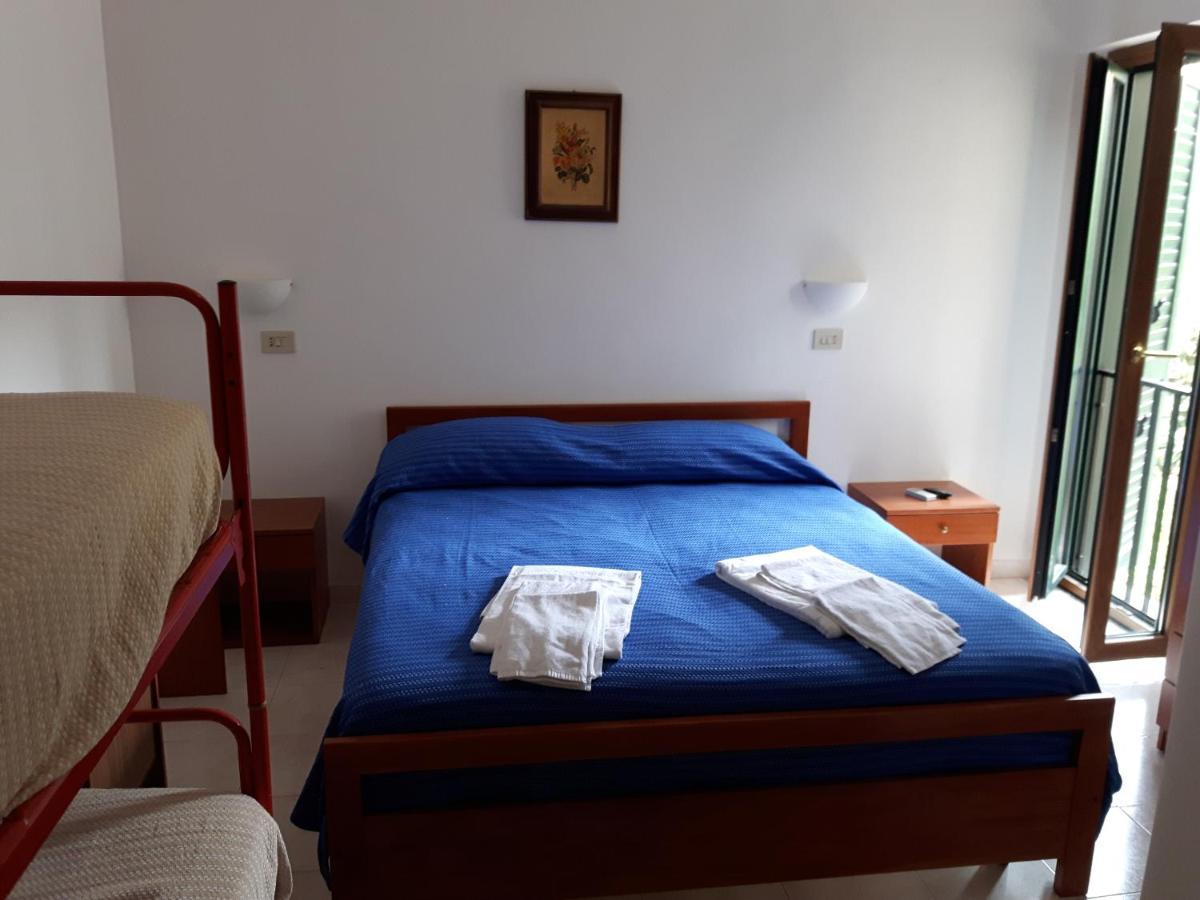 Hotel Parigino Palinuro Esterno foto