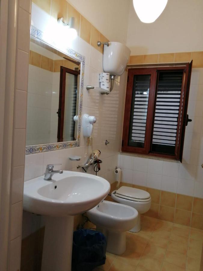 Hotel Parigino Palinuro Esterno foto